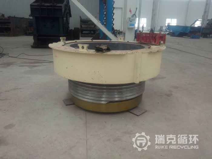 現有一臺二手美卓HP300圓錐破碎機