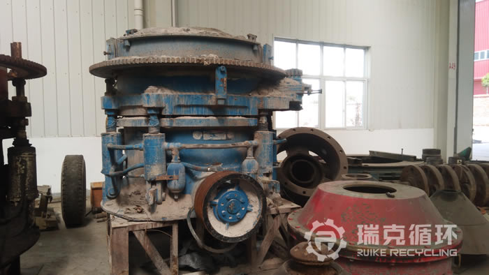 出售HMP220多缸圓錐破碎機一臺