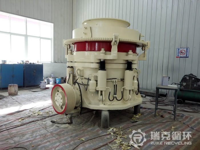 現有一臺HP300圓錐破碎機待售