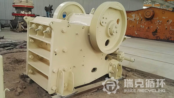 現有9成新美卓C80顎式破碎機