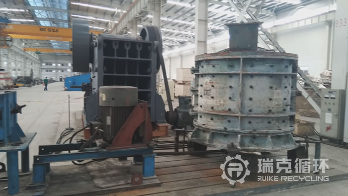 出售二手PFL1500-A 立式復合破碎機（洛陽大華）一臺