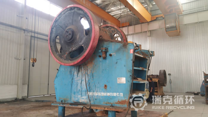 出售一臺二手ASD-V3625顎式破碎機