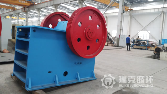 9成新600x900顎式破碎機(jī)出售