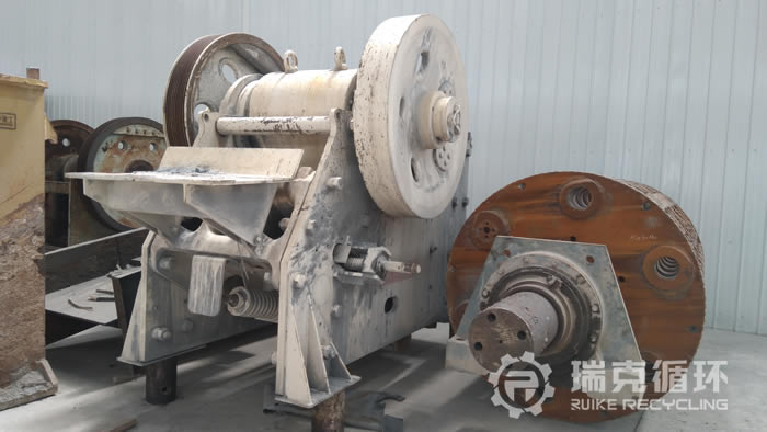 美卓C100顎式破碎機大修