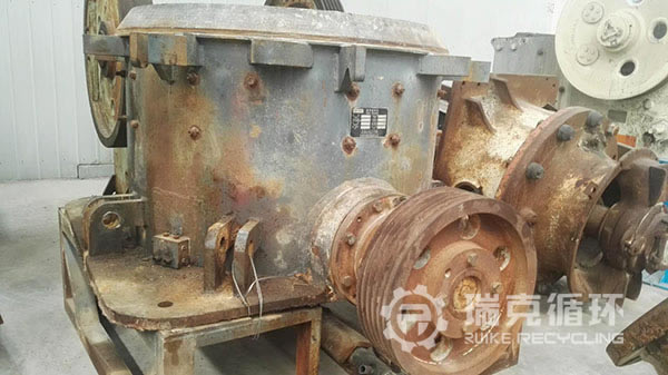 HPC220圓錐破碎機維修