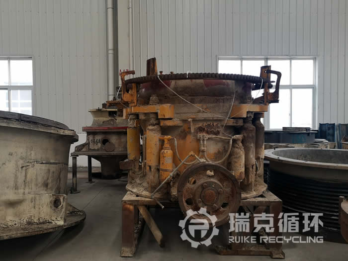 二手HP300多缸圓錐破碎機大修