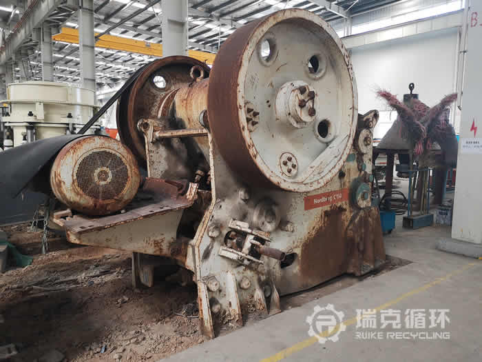 美卓C110顎式破碎機維修