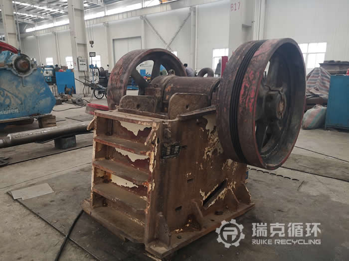 400*600顎式破碎機維修