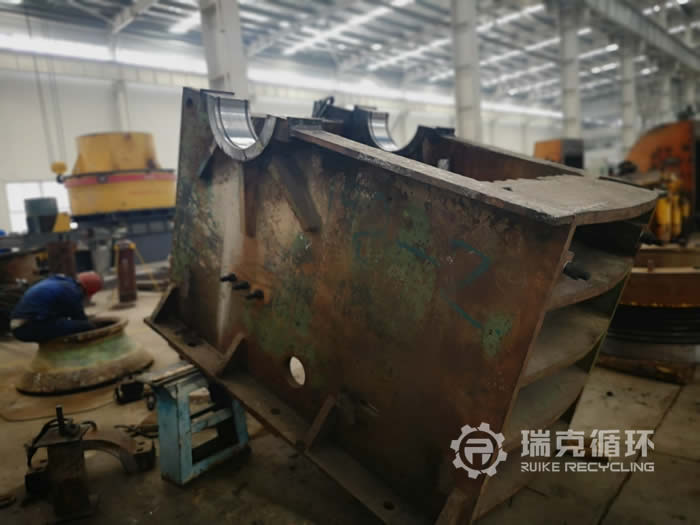 600×900顎式破碎機維修案例