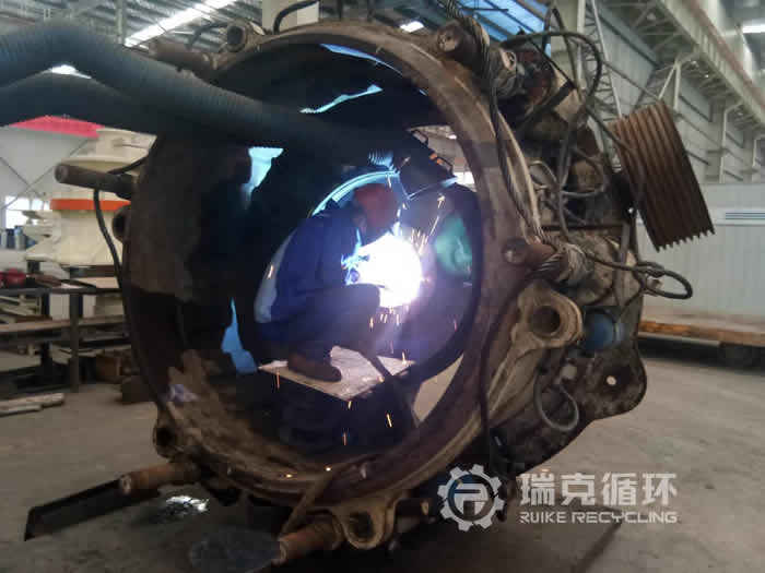 HP400圓錐破碎機(jī)整機(jī)維修