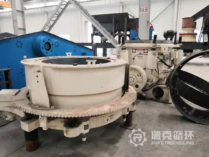 美卓HP4多缸圓錐破碎機檢修好發貨