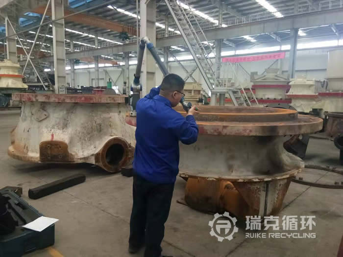 山特維克CH870圓錐破碎機(jī)上下架維修