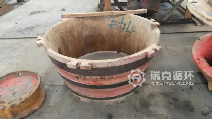 大宏立GP300圓錐破碎機上機體維修