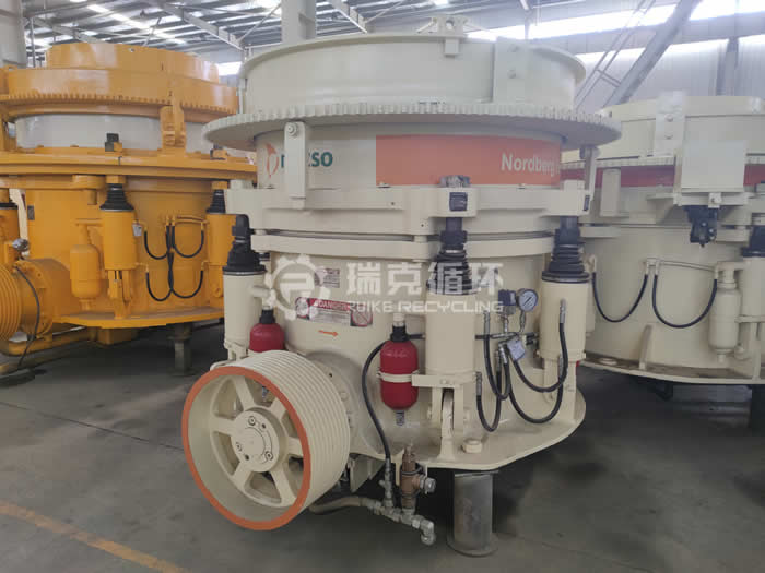 出售二手美卓HP300多缸圓錐破碎機