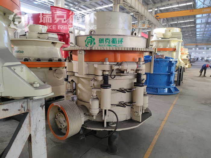 出售二手HP200多缸圓錐破碎機